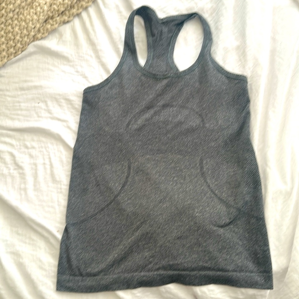 NWOT Lululemon Run Swiftly Racerback  Size  4 Slate grey